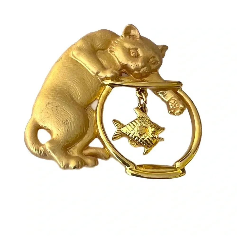 Vintage J.J. Jonette Jewelry Gold Tone Cat & Fish Bowl Brooch Pin.